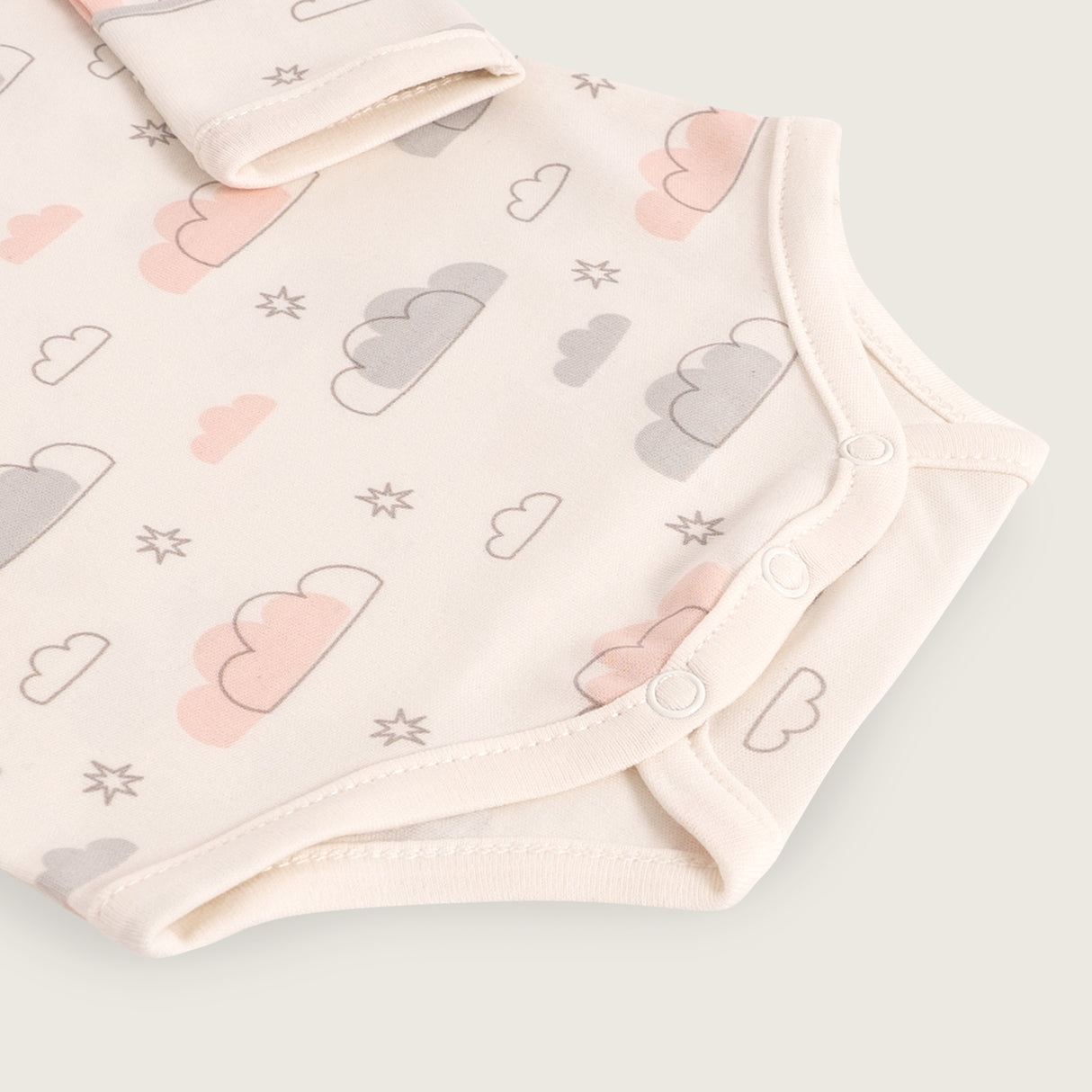 Body básico nubes rosa