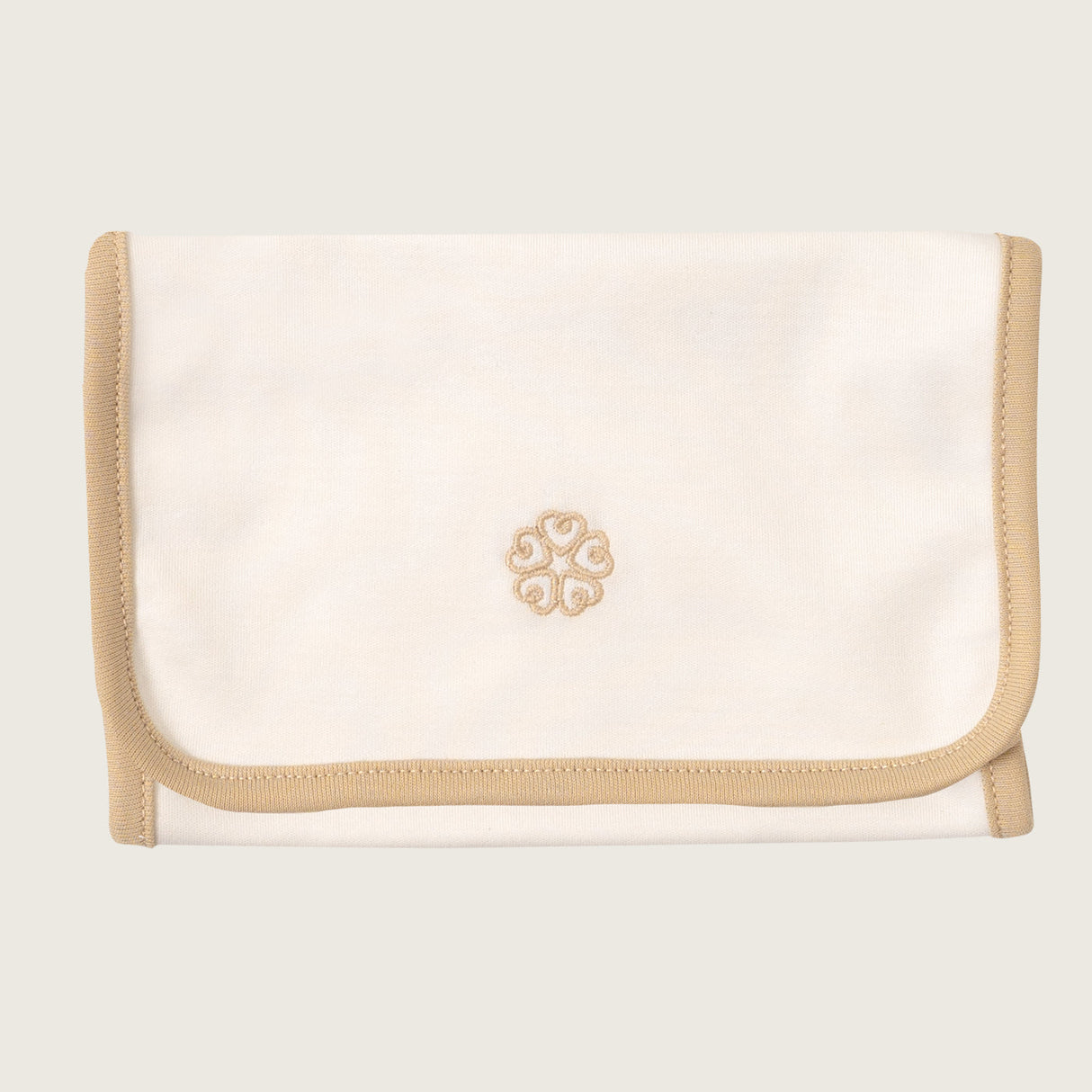 AJUA2RNTT Ajuar Orgánico collareta Beige 6 piezas S/. 319 Ajuar orgánico Ajuares Rikury Rikury