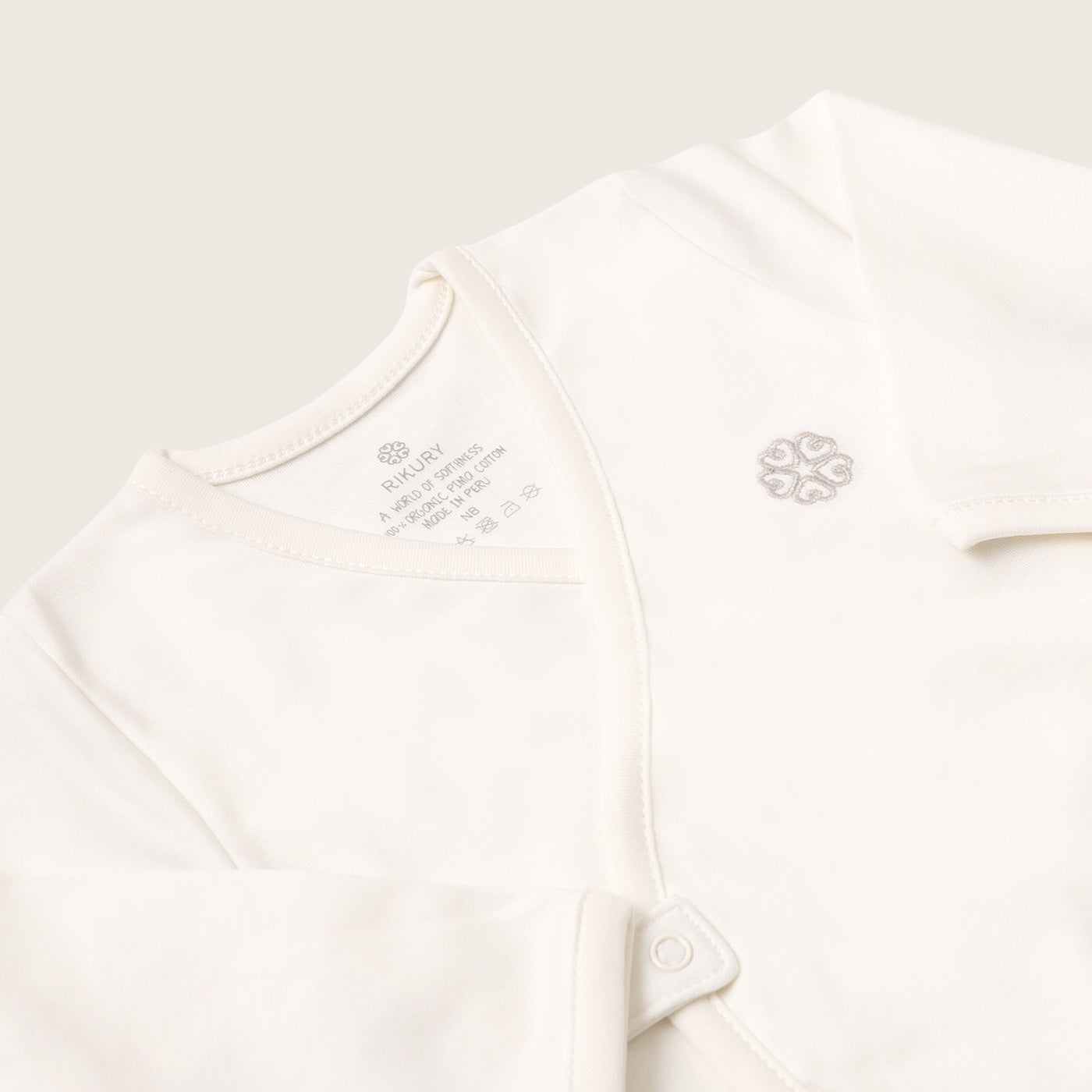 AJUA1RNTT Ajuar orgánico ecowhite 6 piezas S/. 319 Ajuar orgánico Ajuares Rikury Rikury