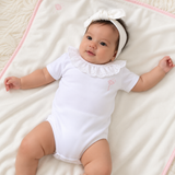Bebé niña con body broderie blanco algodón Pima certificado – Rikury