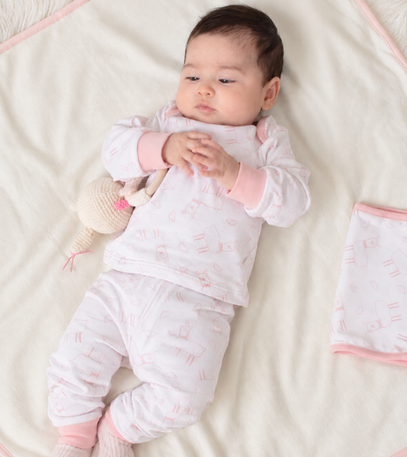 Bebé niña con Pijama Llamita Rosa Rikury — set 2 piezas algodón Pima suave estampado llamitas rosadas