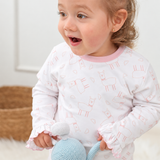 Detalle del pijama Llamita Rosa puesto en niña — Rikury