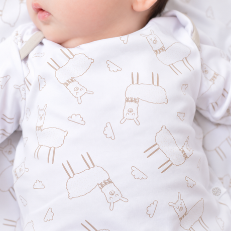 Detalle estampado llamitas pijama gris bebé — polo manga larga algodón Pima unisex | Rikury